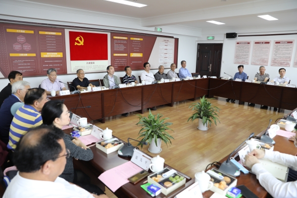 庆中秋迎国庆 话团圆谋发展——k1体育有限k1体育有限公司官网官网集团召开老干部座谈会_副本.jpg